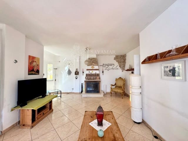 5 soverom Villa til salgs i Arenas med svømmebasseng - € 400 000 (Ref: 8951544)