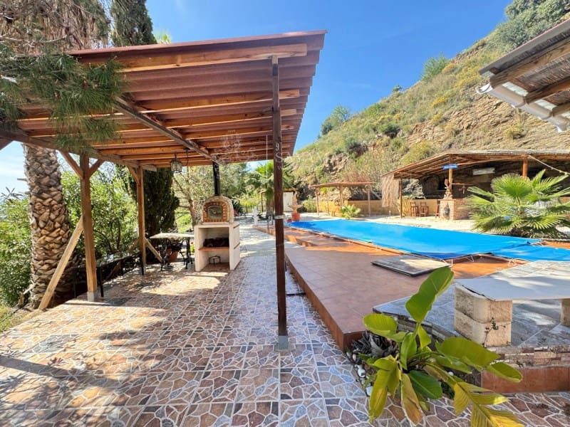 5 bedroom Villa for sale in Arenas with pool - € 400,000 (Ref: 8951544)