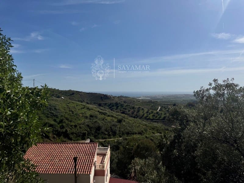 5 bedroom Villa for sale in Arenas with pool - € 400,000 (Ref: 8951544)