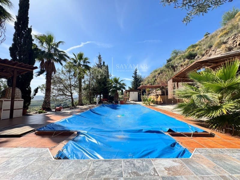 5 bedroom Villa for sale in Arenas with pool - € 400,000 (Ref: 8951544)
