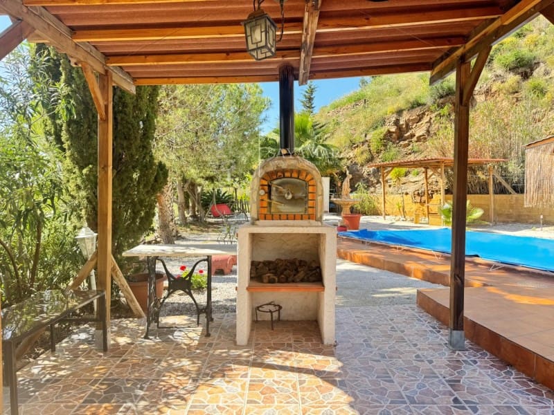 5 bedroom Villa for sale in Arenas with pool - € 400,000 (Ref: 8951544)