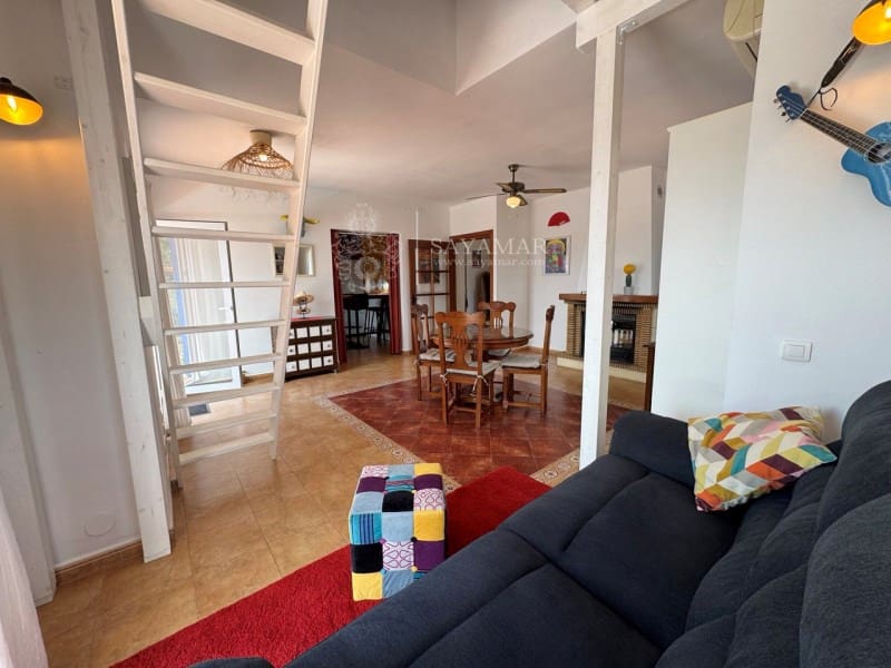 2 soveværelse Villa til salg i Sayalonga - € 290.000 (Ref: 8979696)