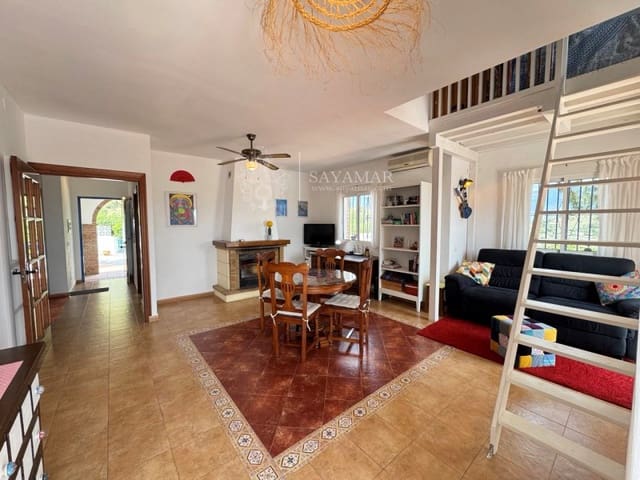 2 sovrum Villa till salu i Sayalonga - 290 000 € (Ref: 8979696)