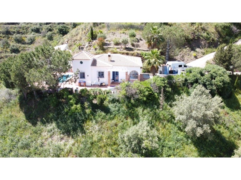 2 soveværelse Villa til salg i Sayalonga - € 290.000 (Ref: 8979696)