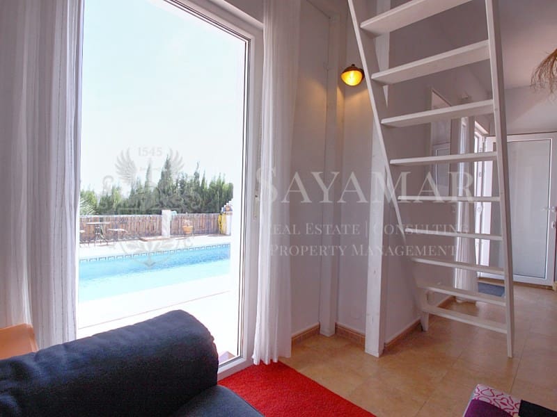 2 soveværelse Villa til salg i Sayalonga - € 290.000 (Ref: 8979696)