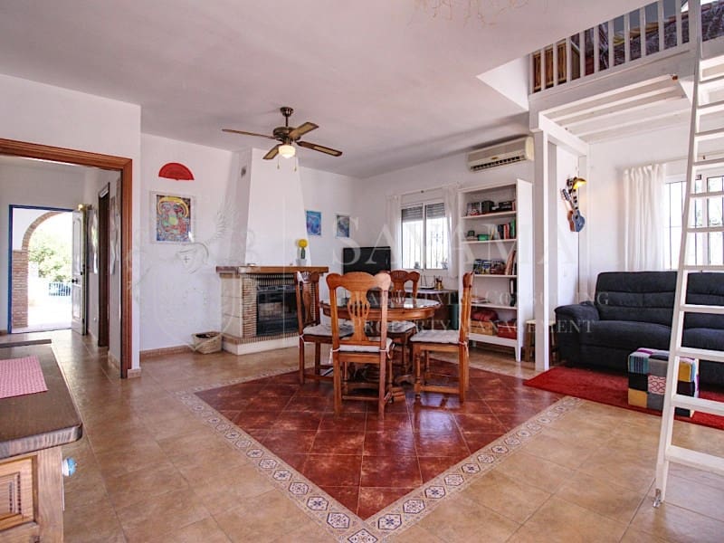 2 soveværelse Villa til salg i Sayalonga - € 290.000 (Ref: 8979696)