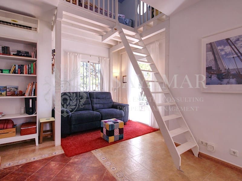 2 soveværelse Villa til salg i Sayalonga - € 290.000 (Ref: 8979696)