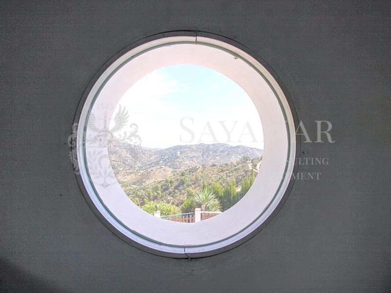 2 soveværelse Villa til salg i Sayalonga - € 290.000 (Ref: 8979696)