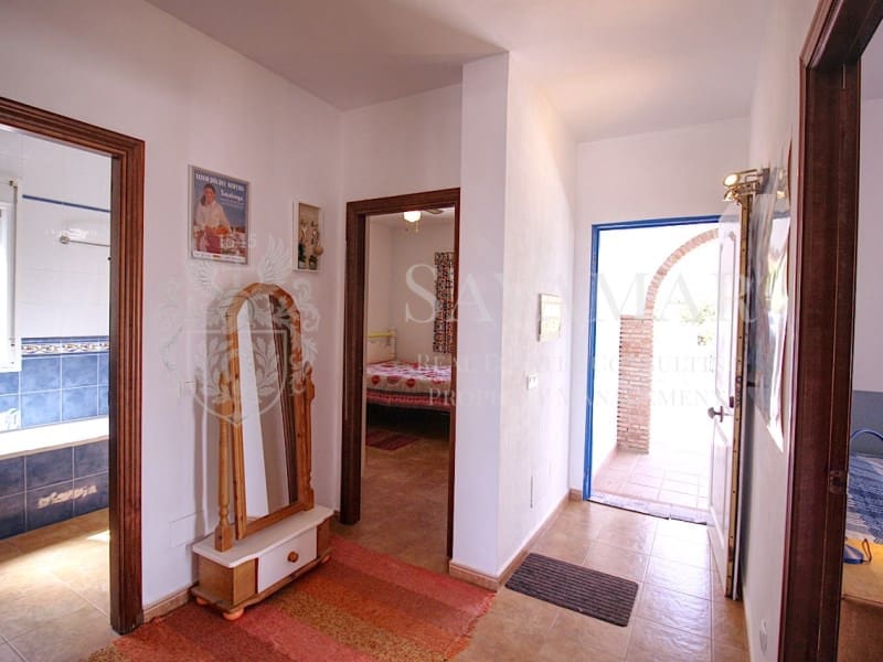 2 soveværelse Villa til salg i Sayalonga - € 290.000 (Ref: 8979696)