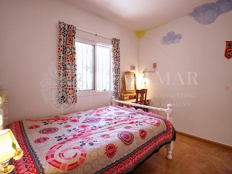 2 soveværelse Villa til salg i Sayalonga - € 290.000 (Ref: 8979696)