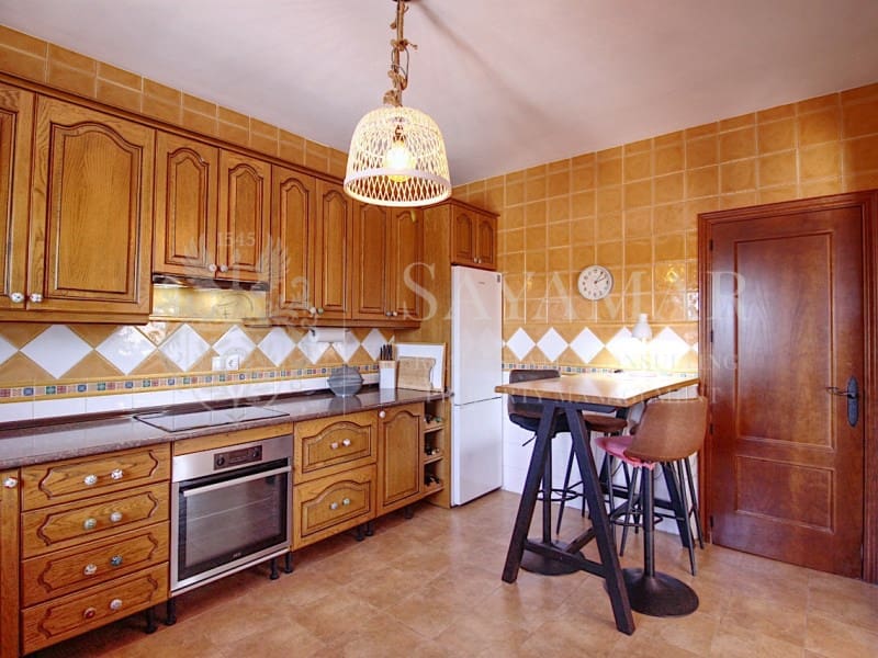 2 soveværelse Villa til salg i Sayalonga - € 290.000 (Ref: 8979696)