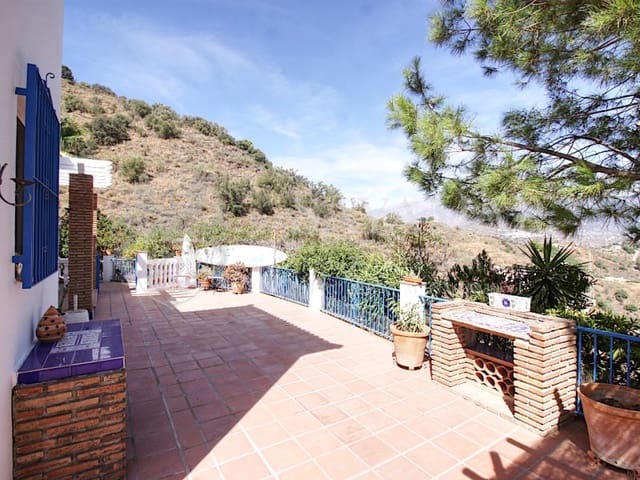 2 sovrum Villa till salu i Sayalonga - 290 000 € (Ref: 8979696)