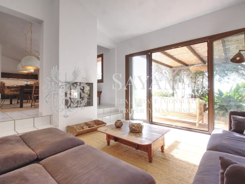 4 sovrum Villa till salu i Sayalonga med pool - 798 000 € (Ref: 9294460)