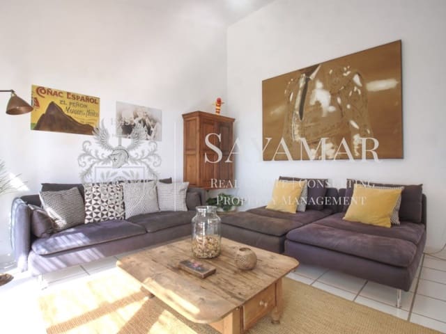 4 Zimmer Villa zu verkaufen in Sayalonga mit Pool - 798.000 € (Ref: 9294460)