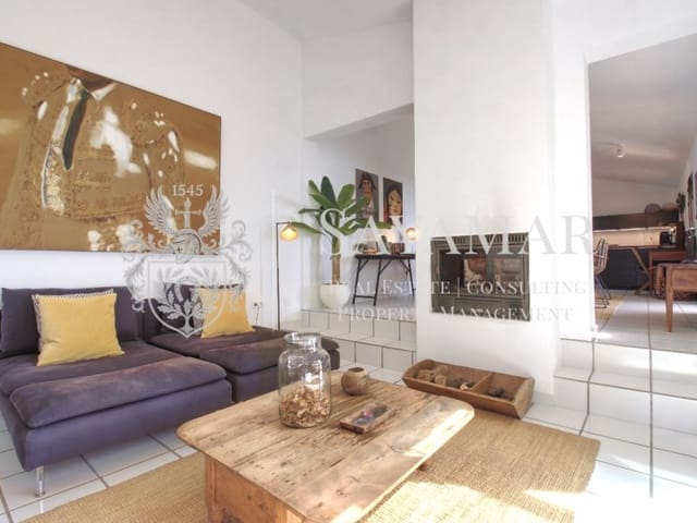 4 Zimmer Villa zu verkaufen in Sayalonga mit Pool - 798.000 € (Ref: 9294460)