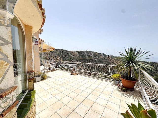 4 sovrum Villa till salu i Sayalonga med garage - 650 000 € (Ref: 9335352)