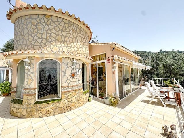 4 sovrum Villa till salu i Sayalonga med garage - 650 000 € (Ref: 9335352)