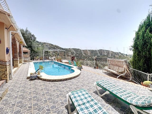 4 sovrum Villa till salu i Sayalonga med garage - 650 000 € (Ref: 9335352)