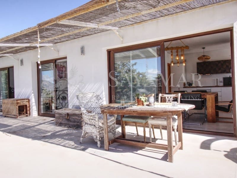 2 soveværelse Villa til salg i Sayalonga - € 499.000 (Ref: 9375427)