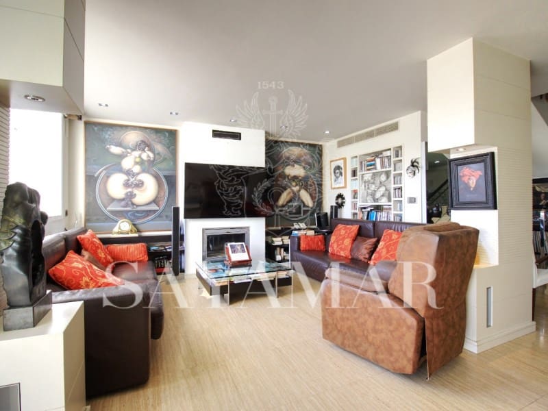 4 bedroom Townhouse for sale in Torre del Mar with pool garage - € 565,000 (Ref: 9521643)