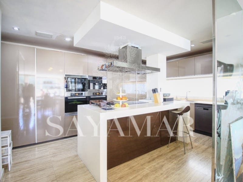 4 bedroom Townhouse for sale in Torre del Mar with pool garage - € 565,000 (Ref: 9521643)