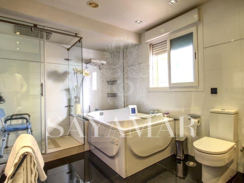 4 bedroom Townhouse for sale in Torre del Mar with pool garage - € 565,000 (Ref: 9521643)