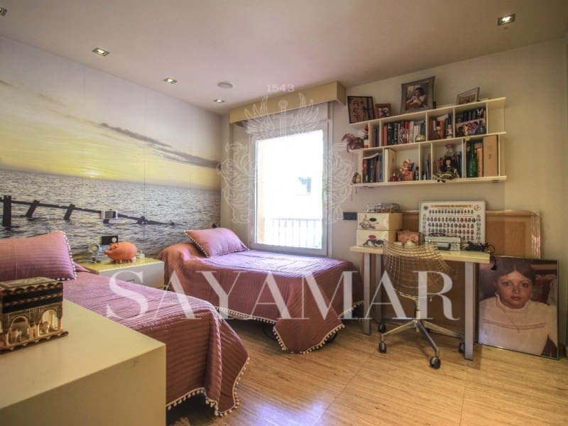 4 bedroom Townhouse for sale in Torre del Mar with pool garage - € 565,000 (Ref: 9521643)