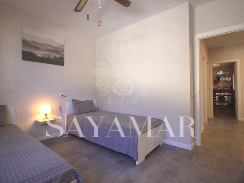 4 sypialnia Willa na sprzedaż w Sayalonga z basenem garażem - 480 000 € (Ref: 9637454)