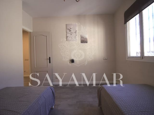 4 sypialnia Willa na sprzedaż w Sayalonga z basenem garażem - 480 000 € (Ref: 9637454)