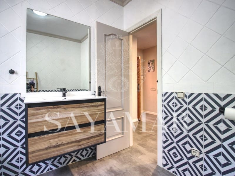 4 sypialnia Willa na sprzedaż w Sayalonga z basenem garażem - 480 000 € (Ref: 9637454)