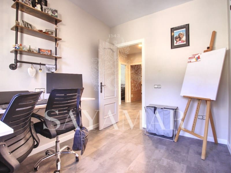 4 sypialnia Willa na sprzedaż w Sayalonga z basenem garażem - 480 000 € (Ref: 9637454)