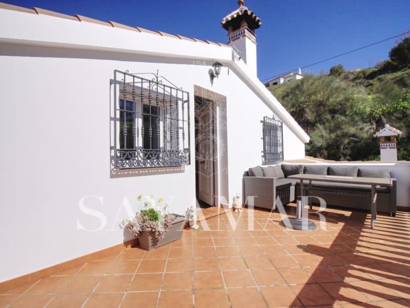 4 sypialnia Willa na sprzedaż w Sayalonga z basenem garażem - 480 000 € (Ref: 9637454)