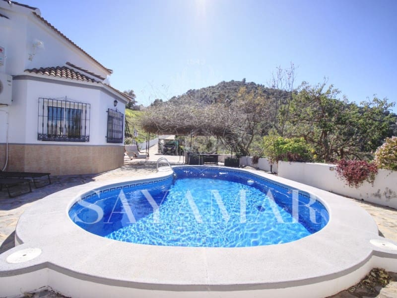 4 sypialnia Willa na sprzedaż w Sayalonga z basenem garażem - 480 000 € (Ref: 9637454)