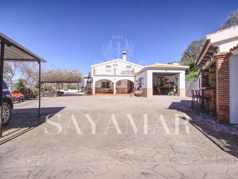 4 sypialnia Willa na sprzedaż w Sayalonga z basenem garażem - 480 000 € (Ref: 9637454)