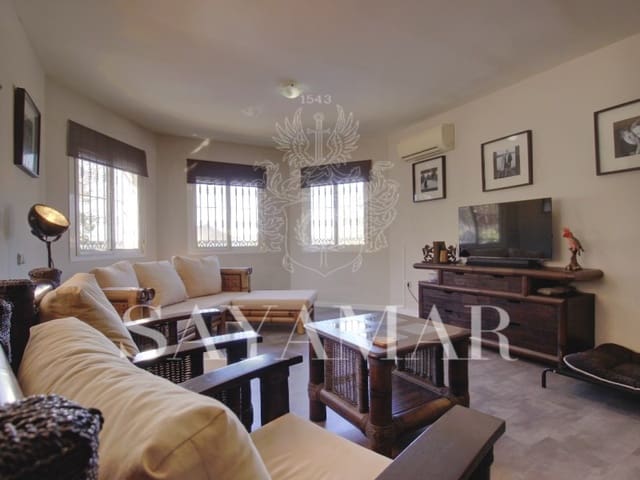 4 sypialnia Willa na sprzedaż w Sayalonga z basenem garażem - 480 000 € (Ref: 9637454)