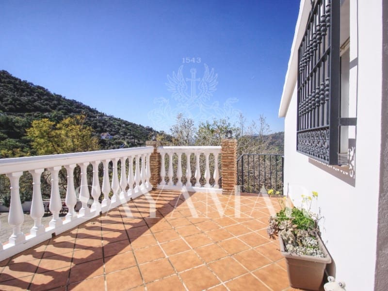 4 sypialnia Willa na sprzedaż w Sayalonga z basenem garażem - 480 000 € (Ref: 9637454)