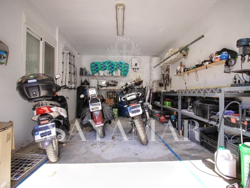 4 sypialnia Willa na sprzedaż w Sayalonga z basenem garażem - 480 000 € (Ref: 9637454)