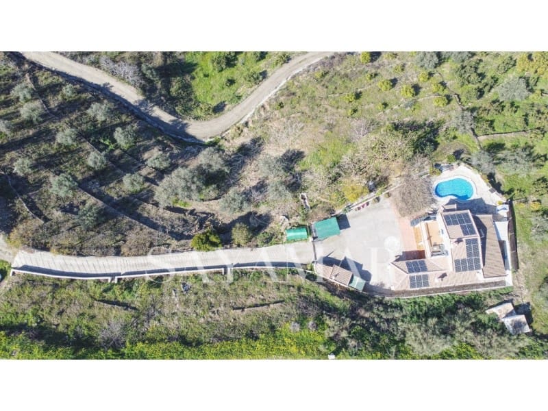 4 sypialnia Willa na sprzedaż w Sayalonga z basenem garażem - 480 000 € (Ref: 9637454)