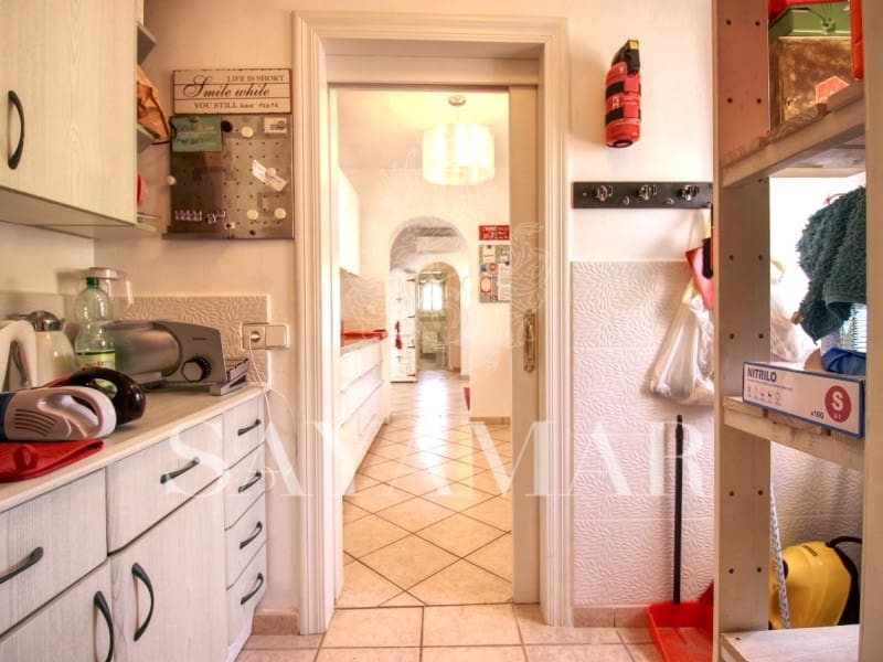 3 bedroom Villa for sale in Arenas with garage - € 715,000 (Ref: 9820332)