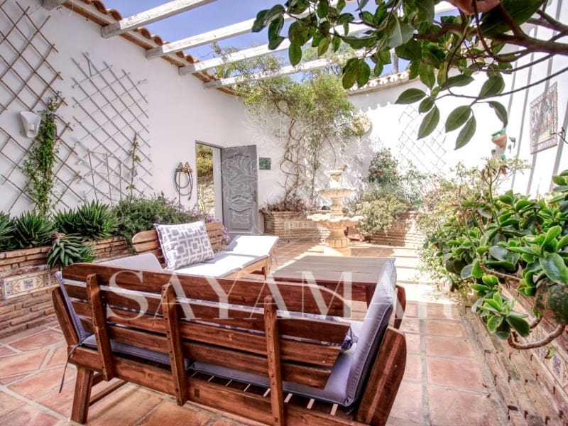 3 bedroom Villa for sale in Arenas with garage - € 715,000 (Ref: 9820332)