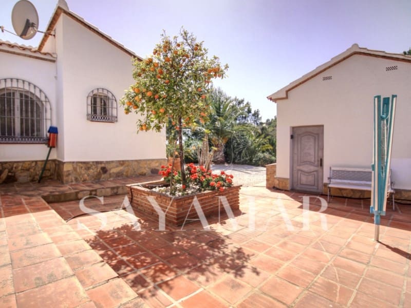 3 bedroom Villa for sale in Arenas with garage - € 715,000 (Ref: 9820332)