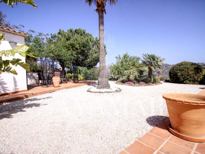 3 bedroom Villa for sale in Arenas with garage - € 715,000 (Ref: 9820332)