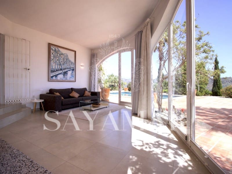 3 bedroom Villa for sale in Arenas with garage - € 715,000 (Ref: 9820332)
