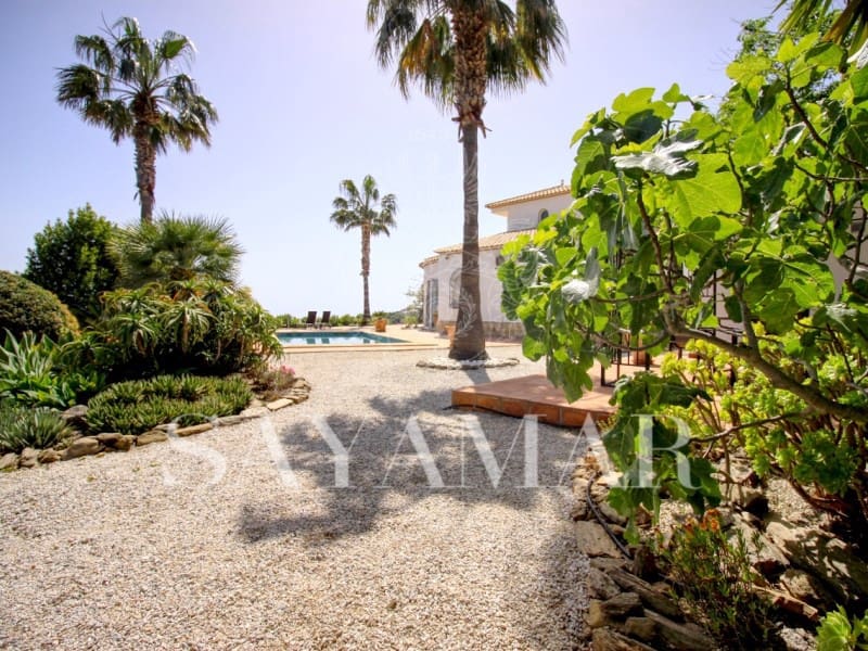 3 bedroom Villa for sale in Arenas with garage - € 715,000 (Ref: 9820332)