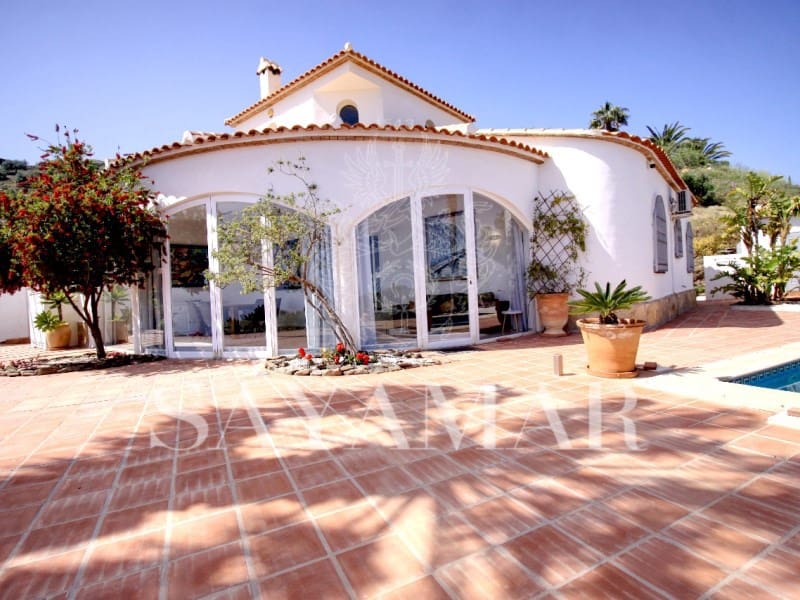 3 bedroom Villa for sale in Arenas with garage - € 715,000 (Ref: 9820332)