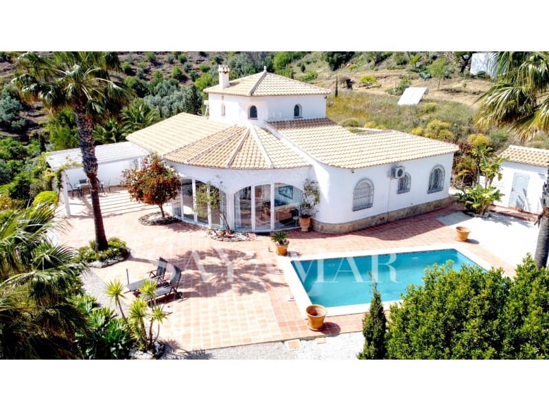 3 bedroom Villa for sale in Arenas with garage - € 715,000 (Ref: 9820332)