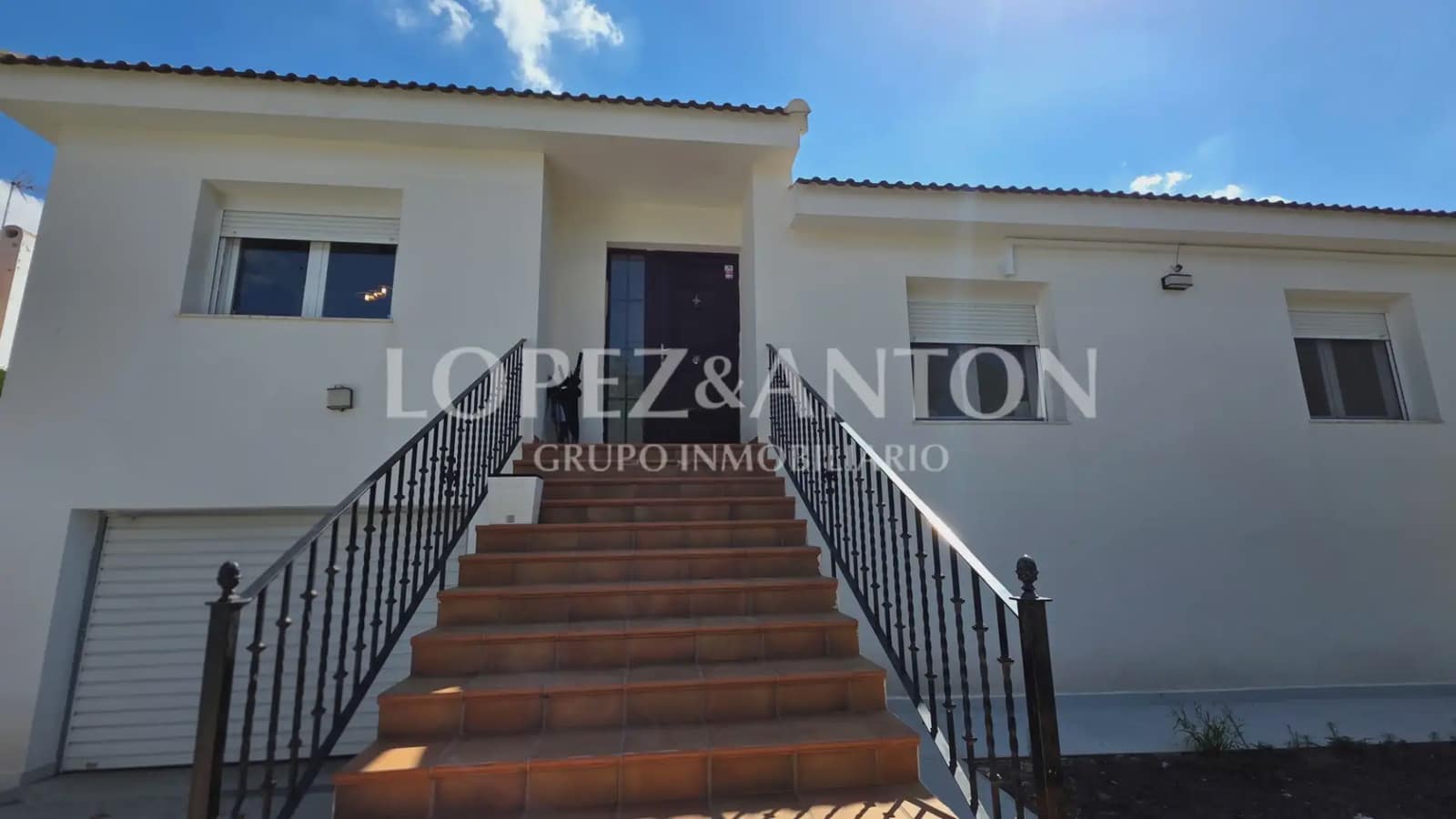 Chalet de 4 habitaciones en L'Eliana en venta con piscina garaje - 590.000 € (Ref: 10078800)