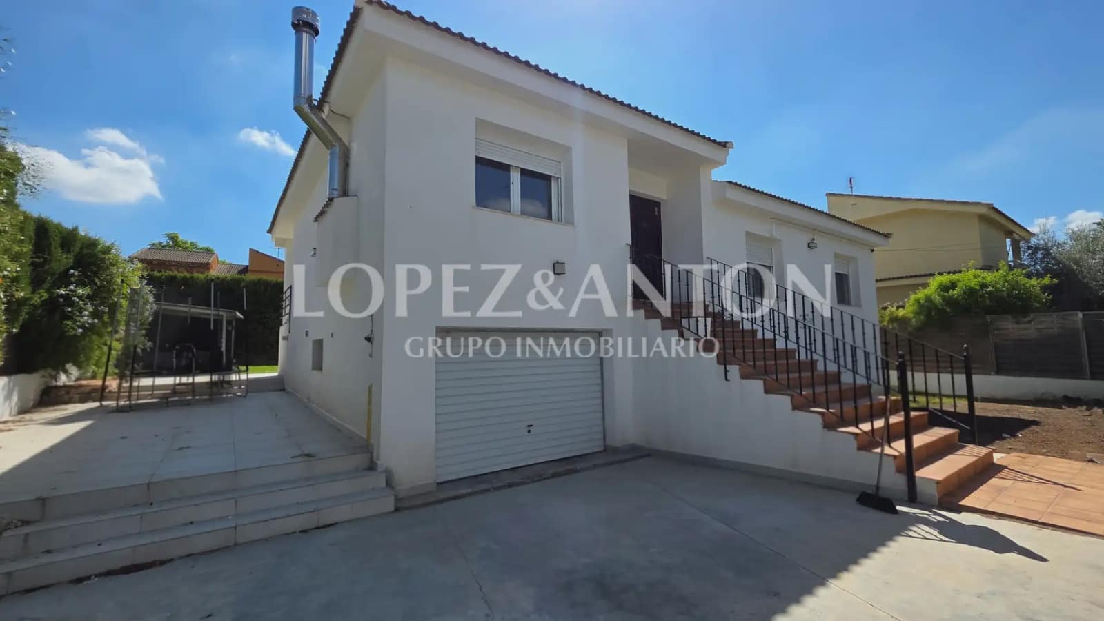 Chalet de 4 habitaciones en L'Eliana en venta con piscina garaje - 590.000 € (Ref: 10078800)