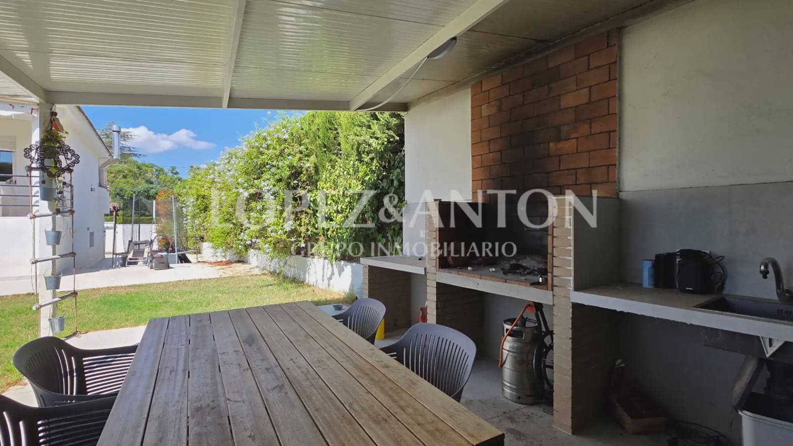 Chalet de 4 habitaciones en L'Eliana en venta con piscina garaje - 590.000 € (Ref: 10078800)