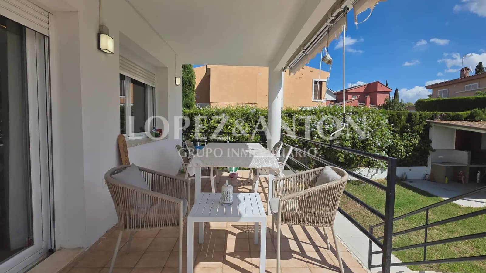 Chalet de 4 habitaciones en L'Eliana en venta con piscina garaje - 590.000 € (Ref: 10078800)